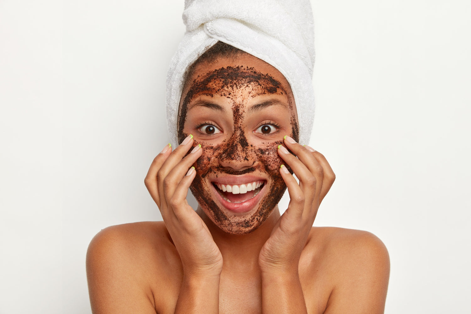 10 Mistakes to Avoid While Using a Face Scrub